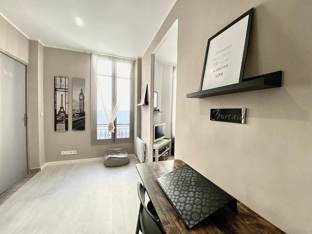 Lovely & Cozy Duplex Heart Of Nice With Bathtub! Apartment