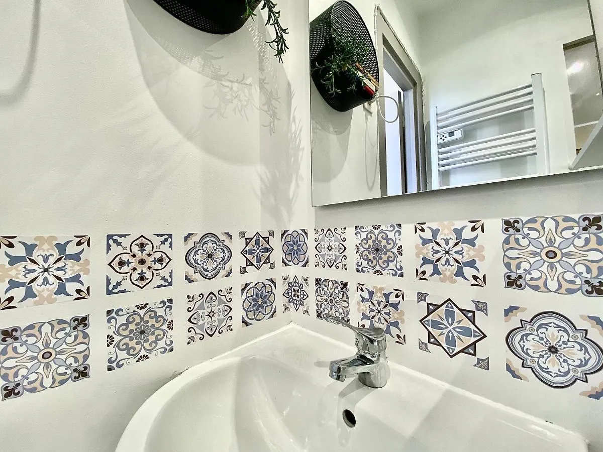 Apartment Lovely & Cozy Duplex Heart Of Nice With Bathtub!